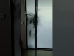 Fenestra intelligente con controllo elettrochromico con pellicola PDLC intelligente commutabile