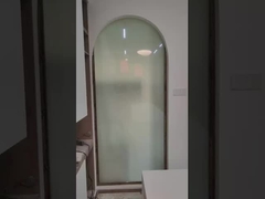 Fenestra intelligente con controllo elettrochromico con pellicola PDLC intelligente commutabile